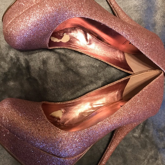 SALE! 💗Bakers Sparkle Pump!💗 - Picture 7 of 7